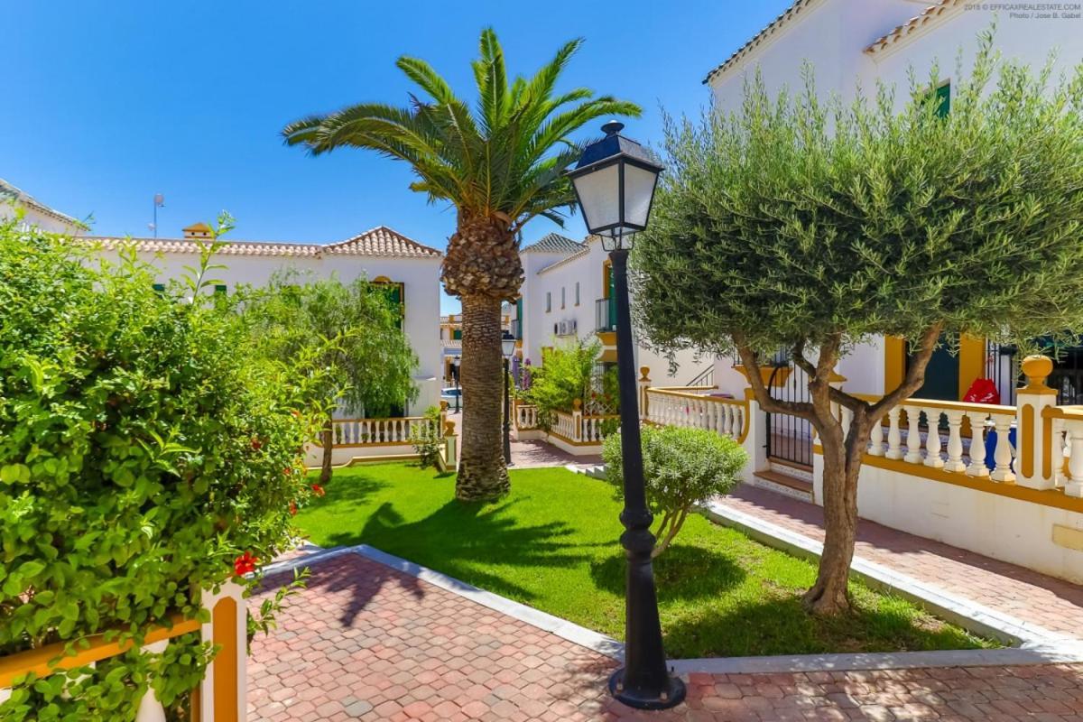 Ferienwohnung Casa Micha Torrevieja Exterior foto